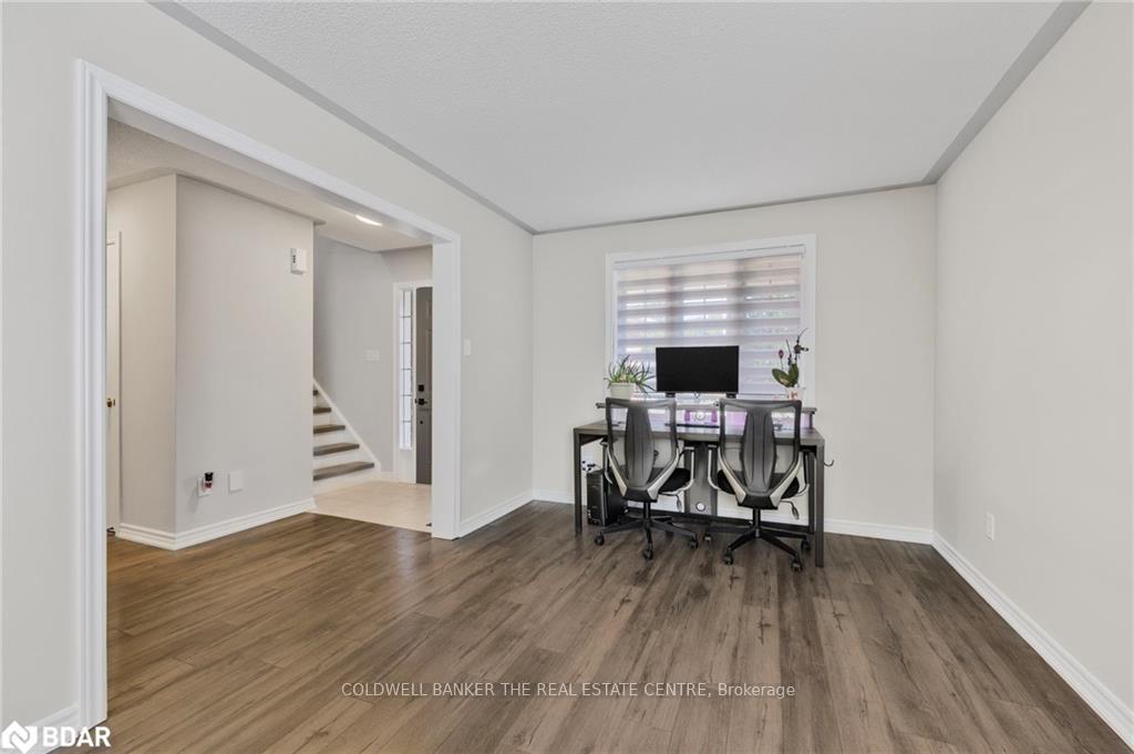 Photo 4 of 32 Jagges Drive, Barrie, Edgehill Drive — HOMEH