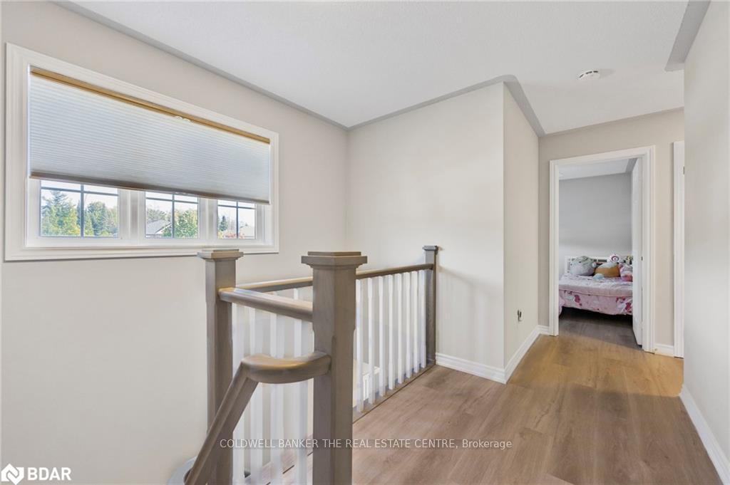 Photo 5 of 32 Jagges Drive, Barrie, Edgehill Drive — HOMEH