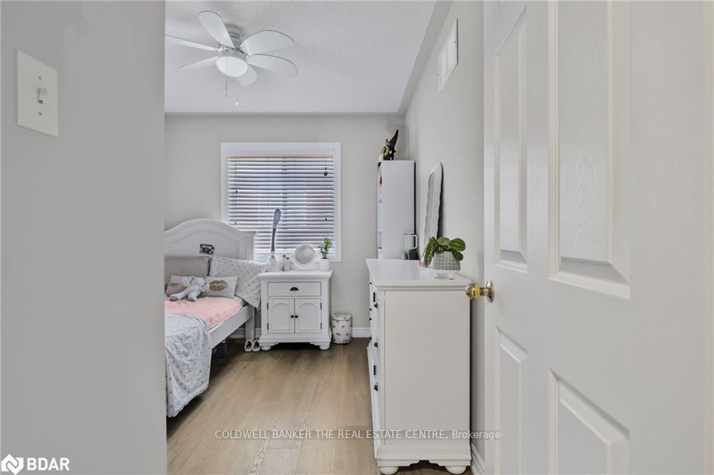 Photo 11 of 32 Jagges Drive, Barrie, Edgehill Drive — HOMEH
