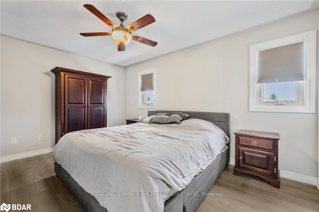 Photo 15 of 32 Jagges Drive, Barrie, Edgehill Drive — HOMEH