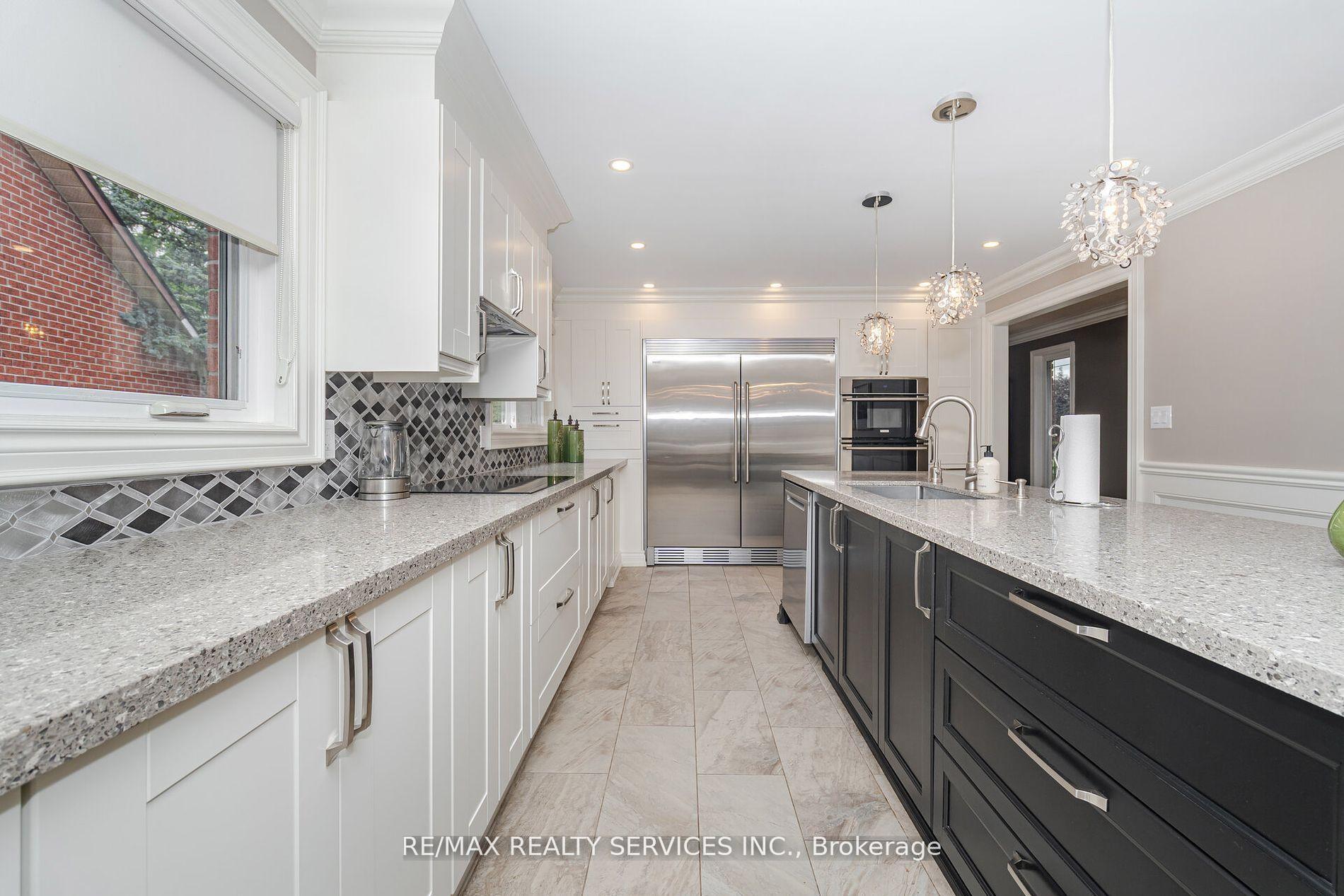 Photo 8 of 33 Carnforth Drive, Brampton, Snelgrove — HOMEH
