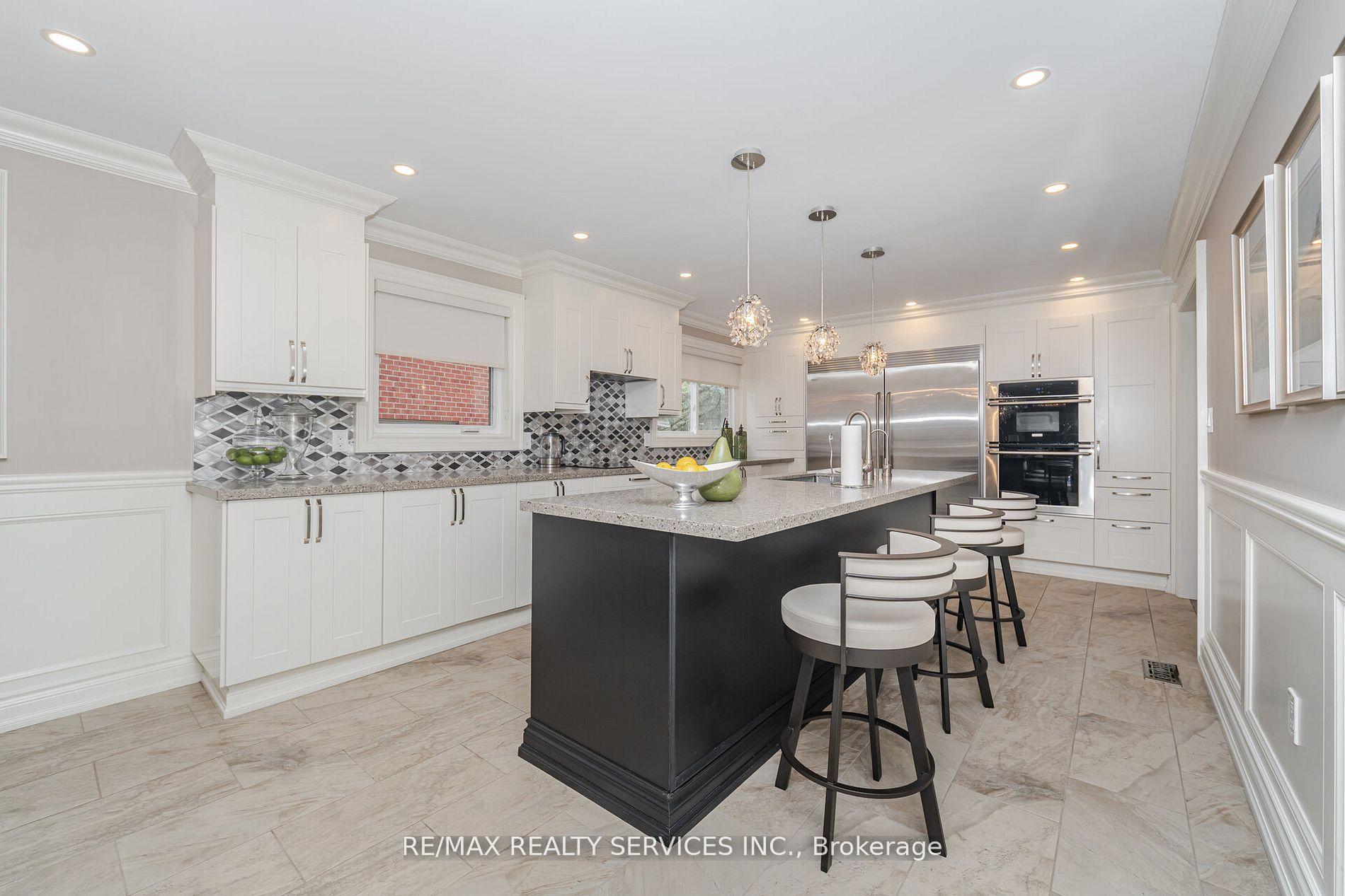 Photo 9 of 33 Carnforth Drive, Brampton, Snelgrove — HOMEH