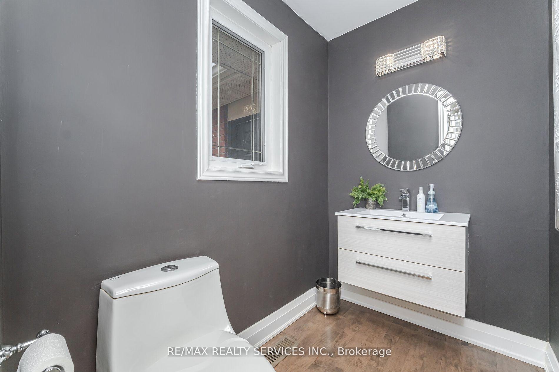 Photo 16 of 33 Carnforth Drive, Brampton, Snelgrove — HOMEH