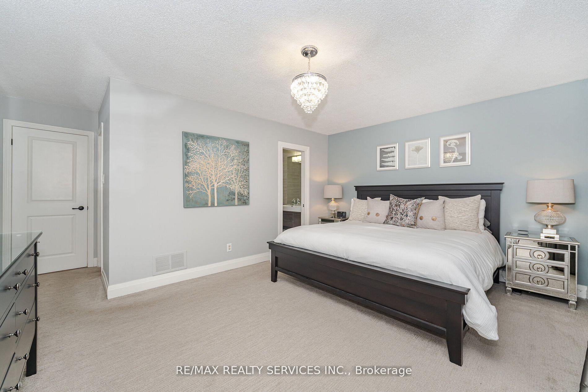 Photo 18 of 33 Carnforth Drive, Brampton, Snelgrove — HOMEH