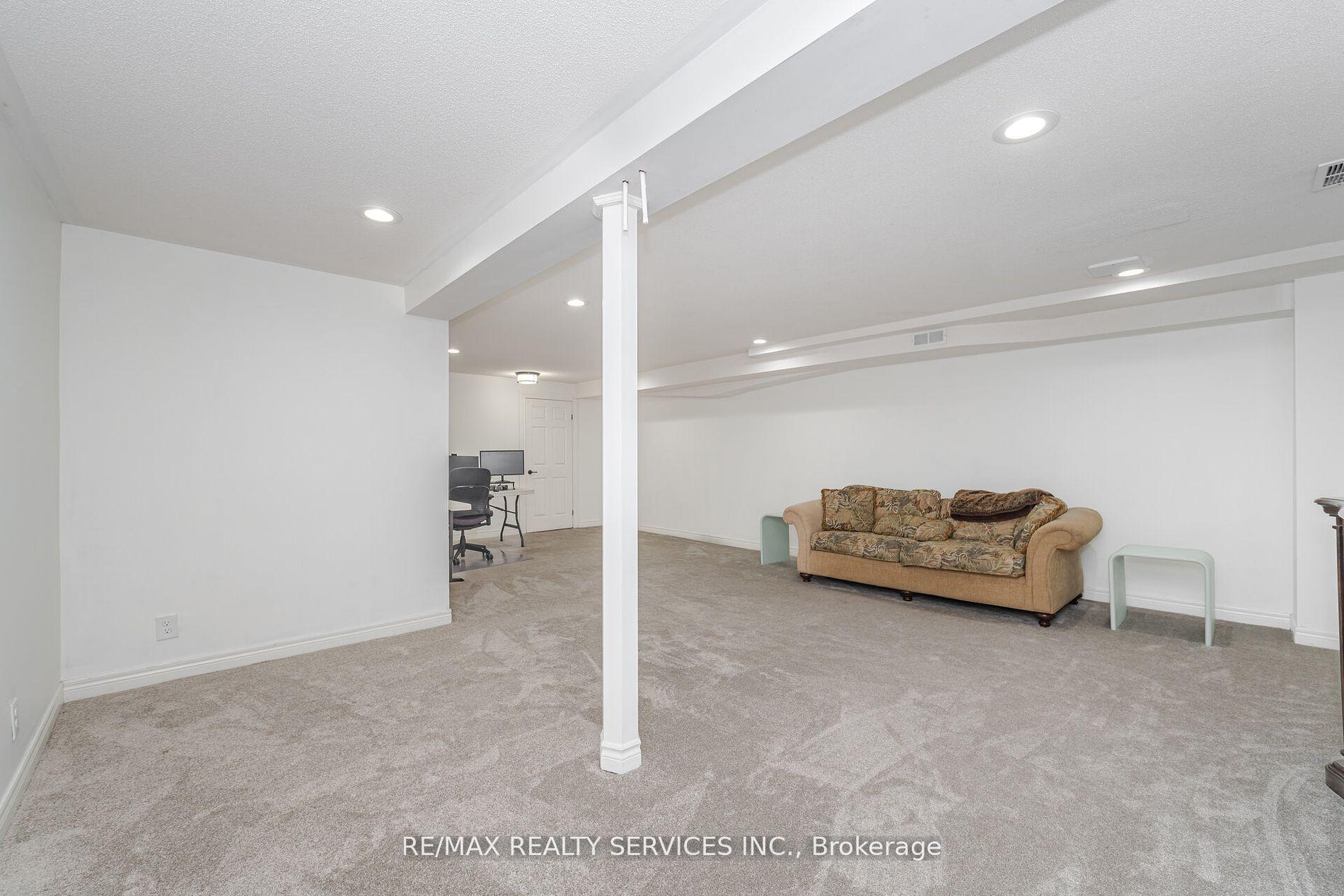 Photo 27 of 33 Carnforth Drive, Brampton, Snelgrove — HOMEH
