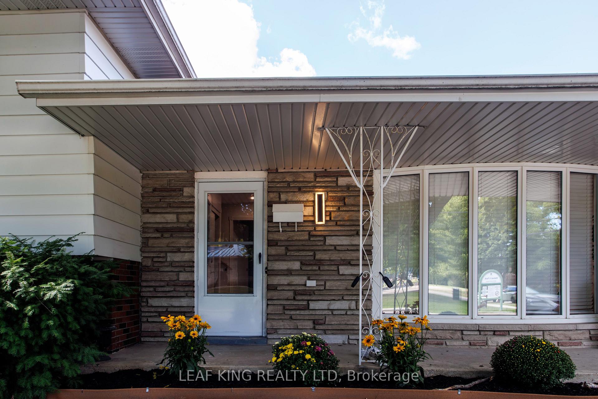 Photo 2 of 99 Hildegard Drive, Hamilton, Vincent — HOMEH