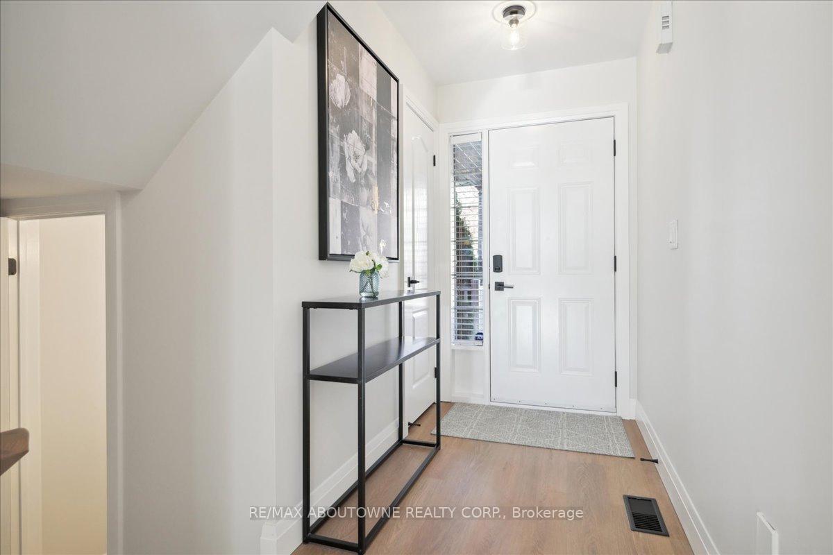 Photo 3 of 4880 Verdi Street, Burlington, Alton — HOMEH