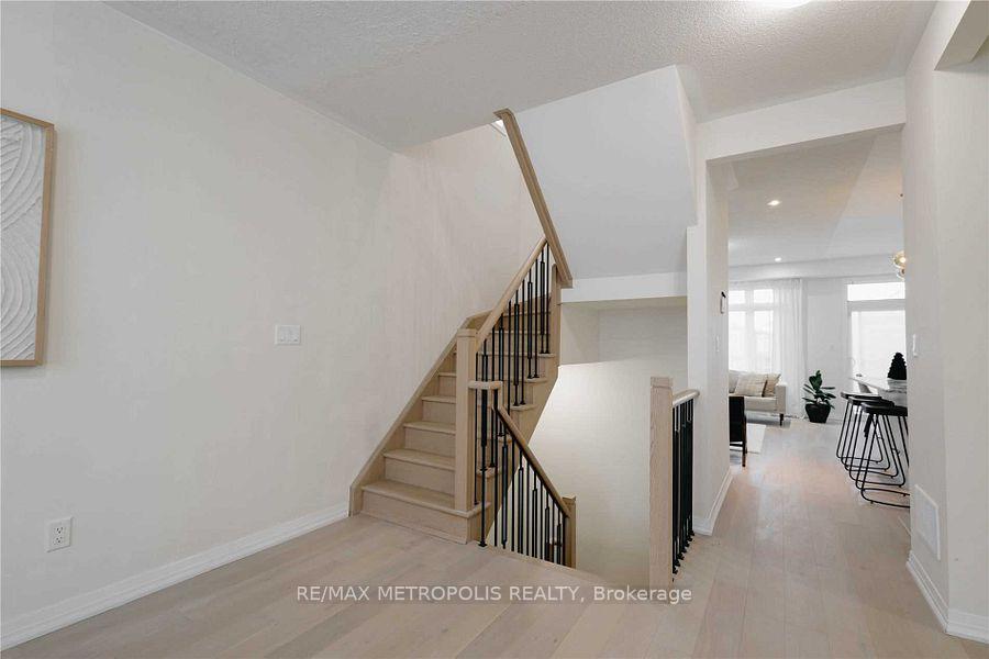 Photo 7 of Unit Upper, 21 Ravenbury Street, Brampton, Bram East — HOMEH