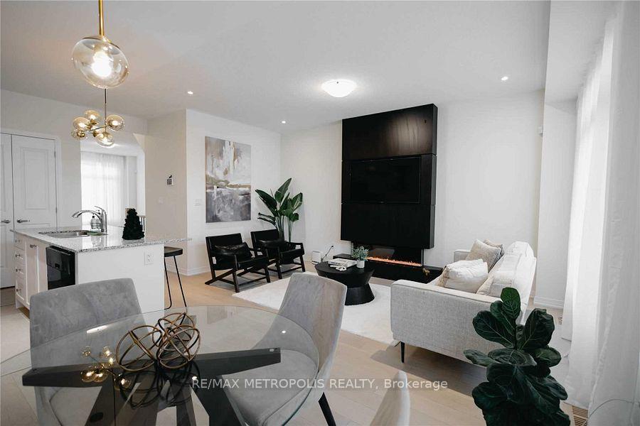 Photo 5 of Unit Upper, 21 Ravenbury Street, Brampton, Bram East — HOMEH