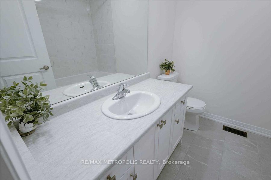 Photo 14 of Unit Upper, 21 Ravenbury Street, Brampton, Bram East — HOMEH