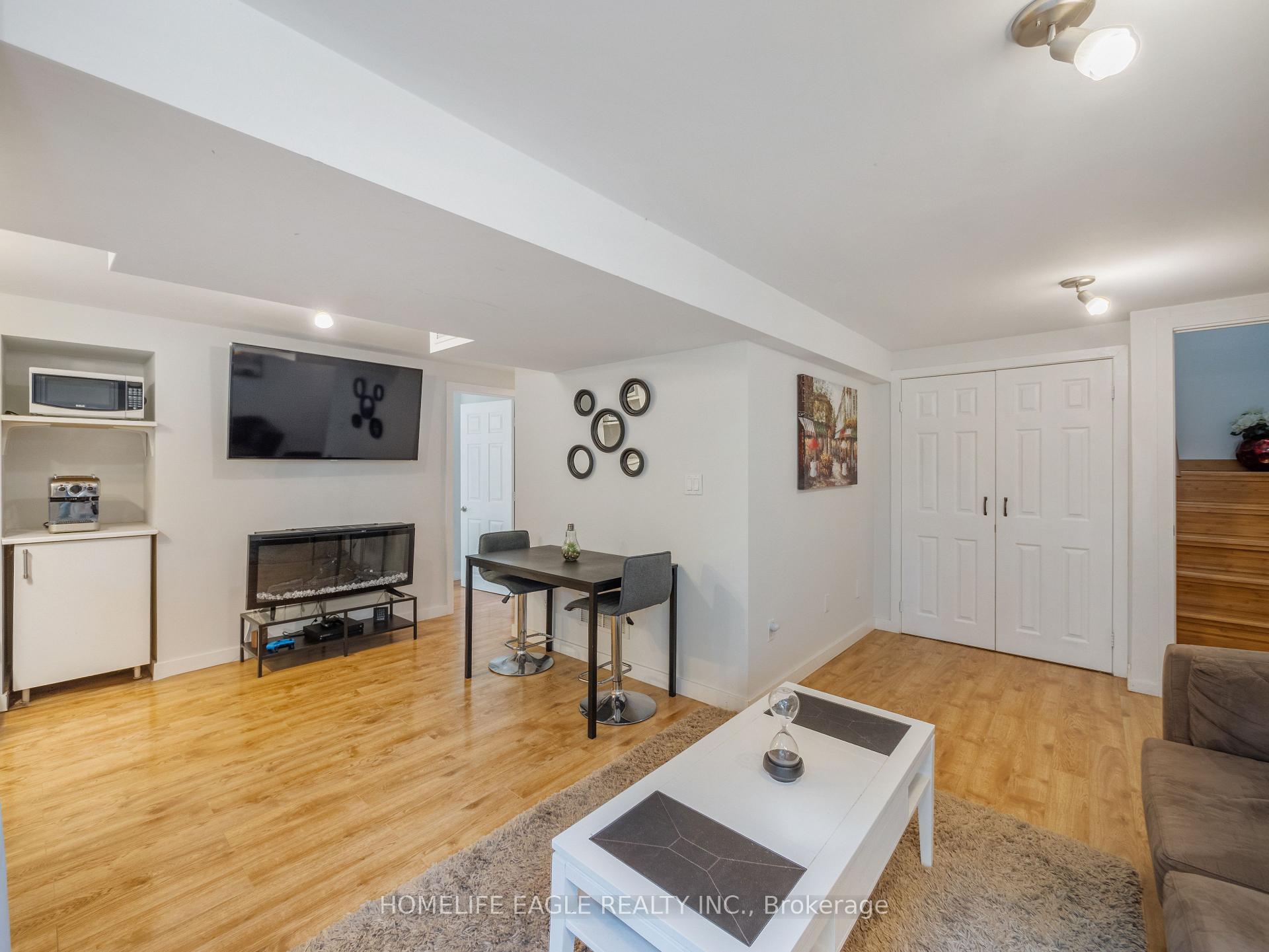 Photo 24 of 30 Moffat Crescent, Aurora, Aurora Heights — HOMEH