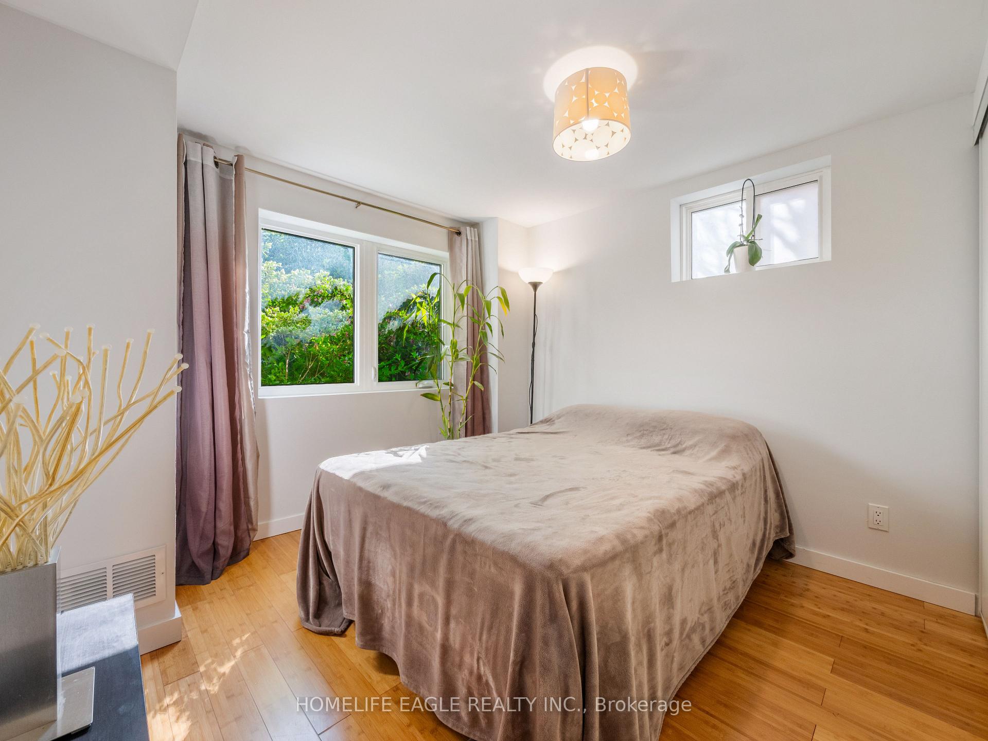 Photo 22 of 30 Moffat Crescent, Aurora, Aurora Heights — HOMEH