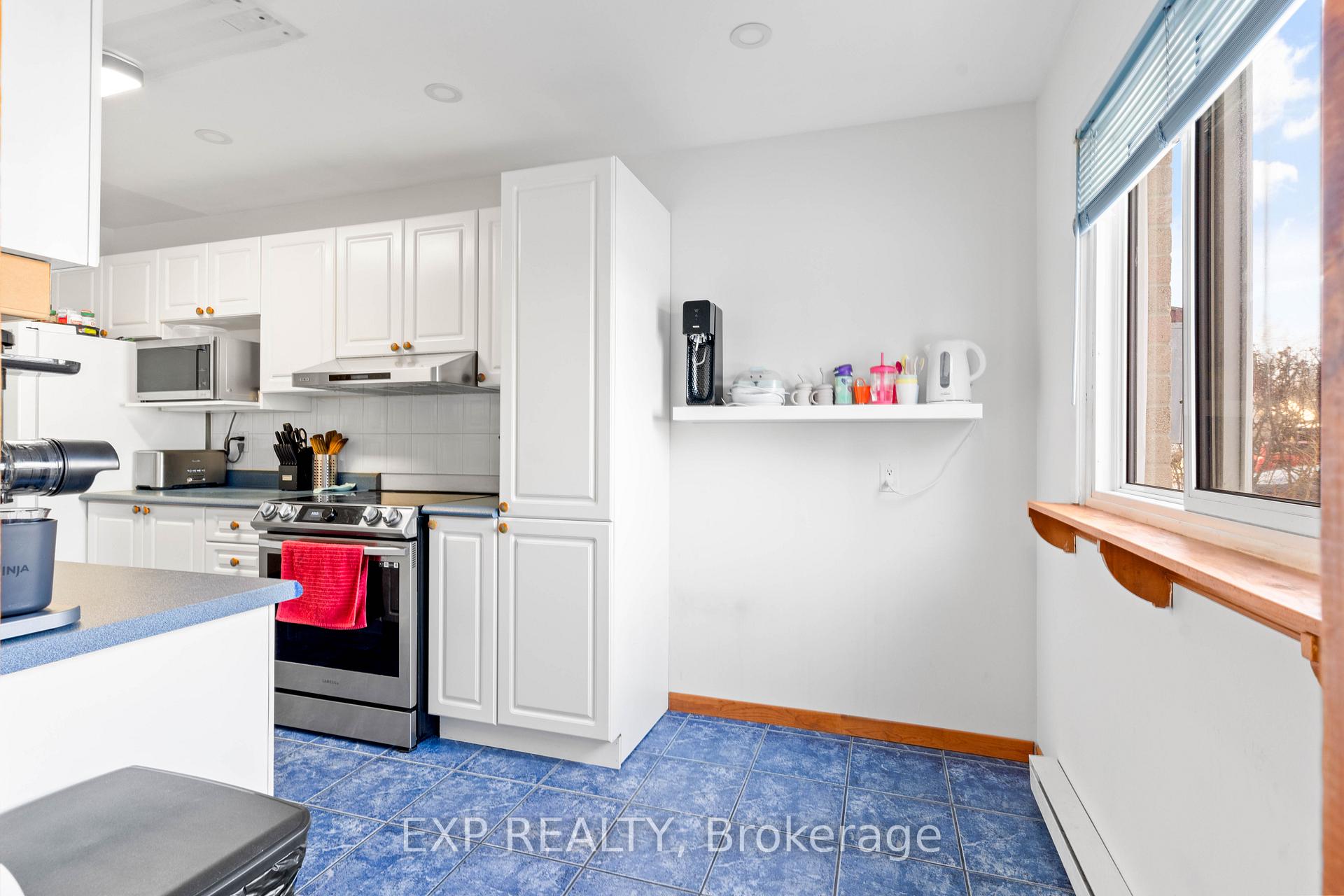 Photo 5 of 21 Hamlet Court, Brampton, Central Park — HOMEH