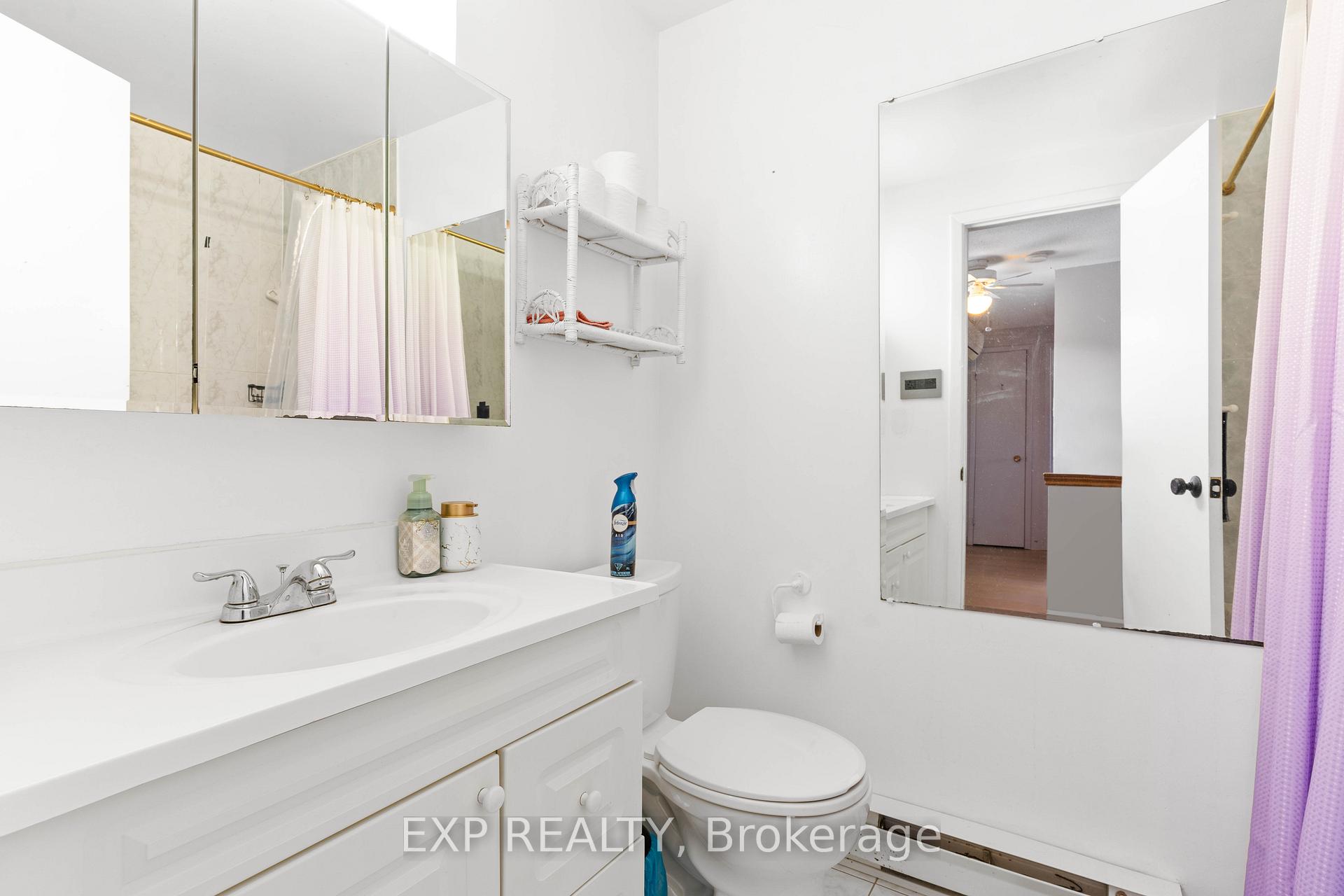 Photo 10 of 21 Hamlet Court, Brampton, Central Park — HOMEH