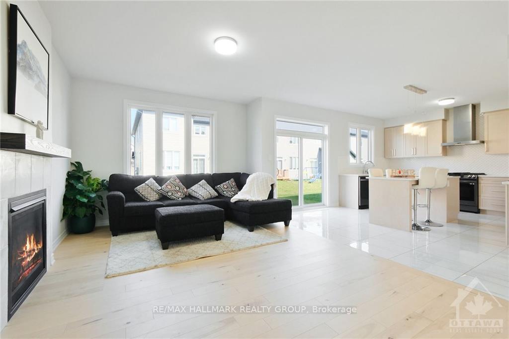 Photo 3 of 331 Finial Way, Ottawa, Barrhaven - Half Moon Bay — HOMEH