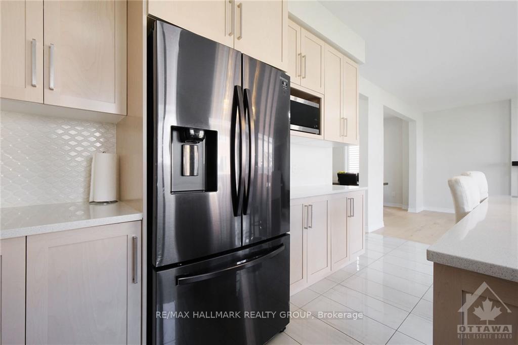 Photo 4 of 331 Finial Way, Ottawa, Barrhaven - Half Moon Bay — HOMEH