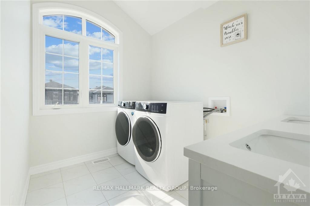 Photo 5 of 331 Finial Way, Ottawa, Barrhaven - Half Moon Bay — HOMEH