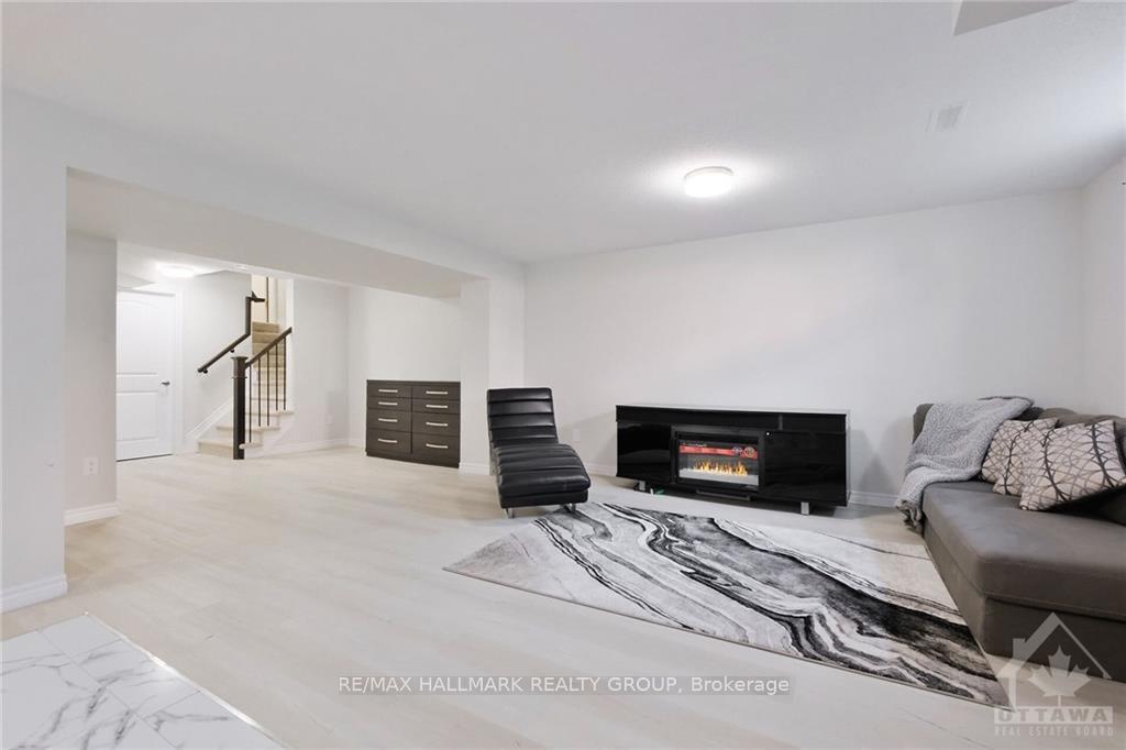 Photo 9 of 331 Finial Way, Ottawa, Barrhaven - Half Moon Bay — HOMEH
