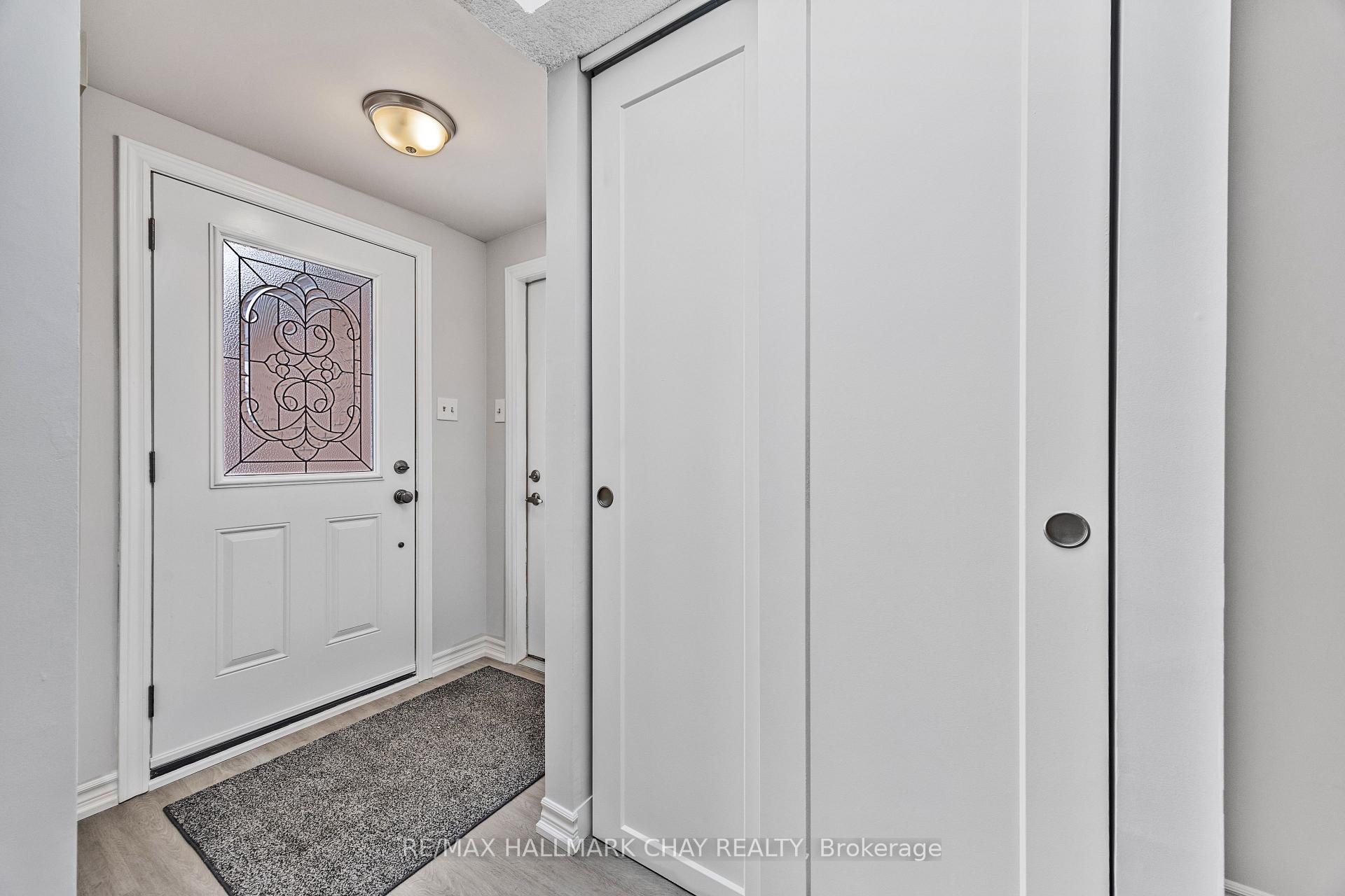 Photo 2 of 40 Sinclair Court, Barrie, Sunnidale — HOMEH