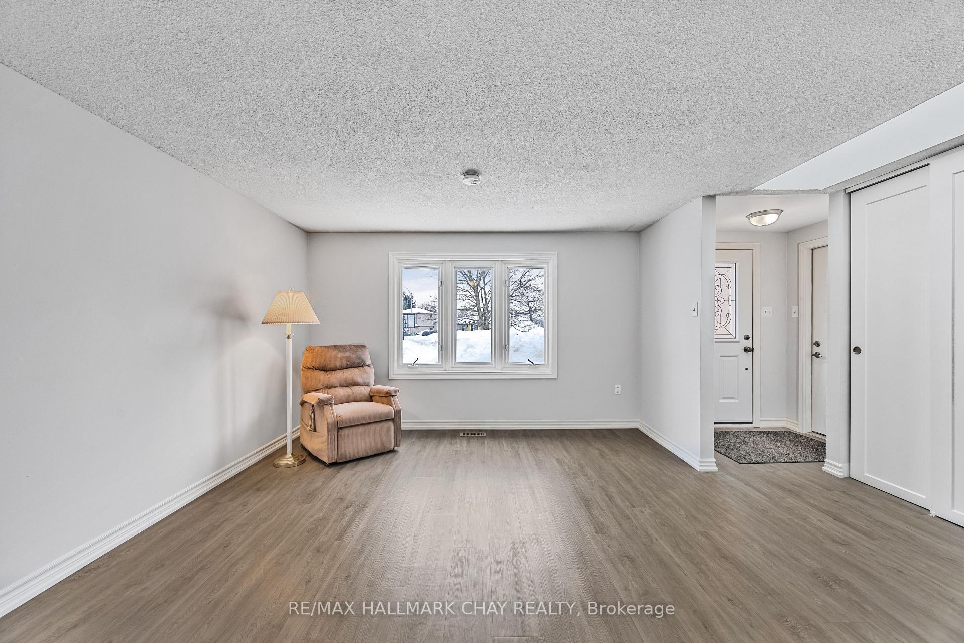 Photo 6 of 40 Sinclair Court, Barrie, Sunnidale — HOMEH