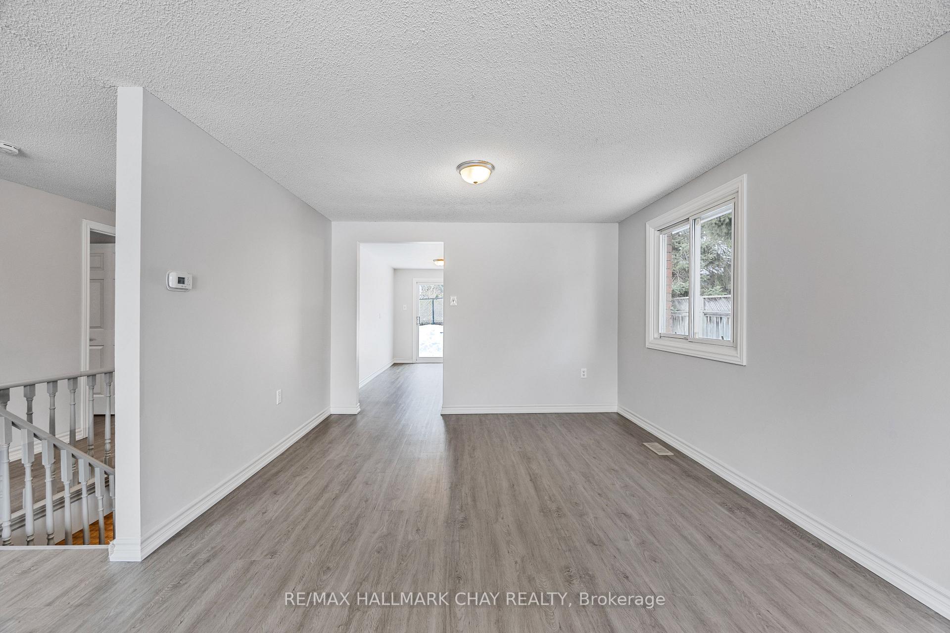 Photo 10 of 40 Sinclair Court, Barrie, Sunnidale — HOMEH