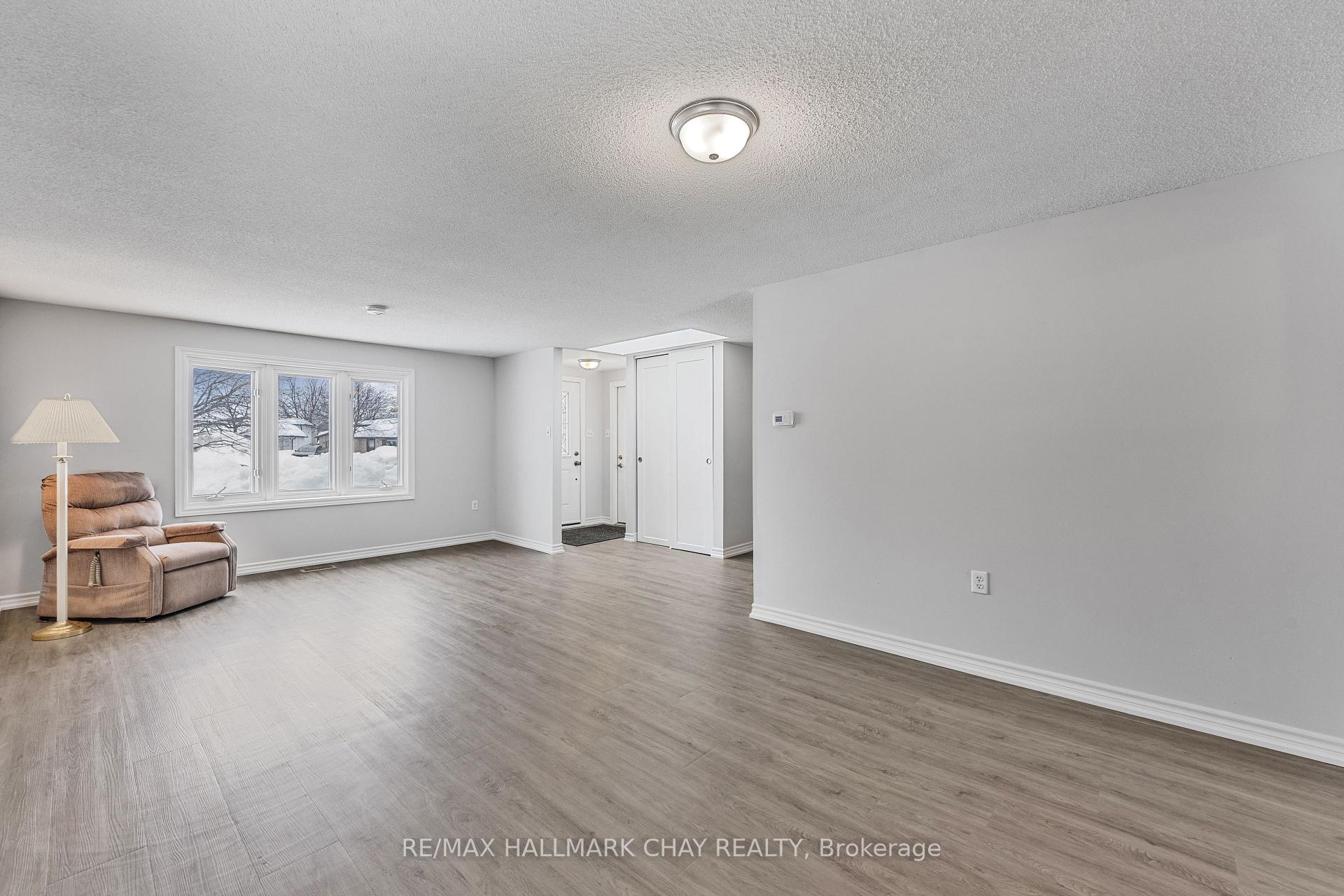 Photo 12 of 40 Sinclair Court, Barrie, Sunnidale — HOMEH