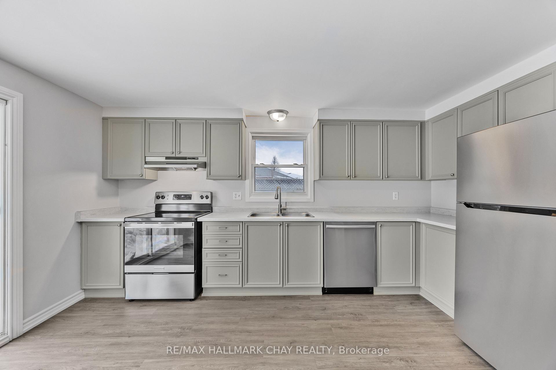 Photo 16 of 40 Sinclair Court, Barrie, Sunnidale — HOMEH