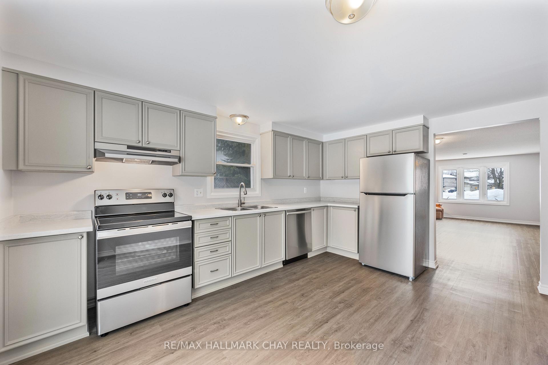 Photo 17 of 40 Sinclair Court, Barrie, Sunnidale — HOMEH