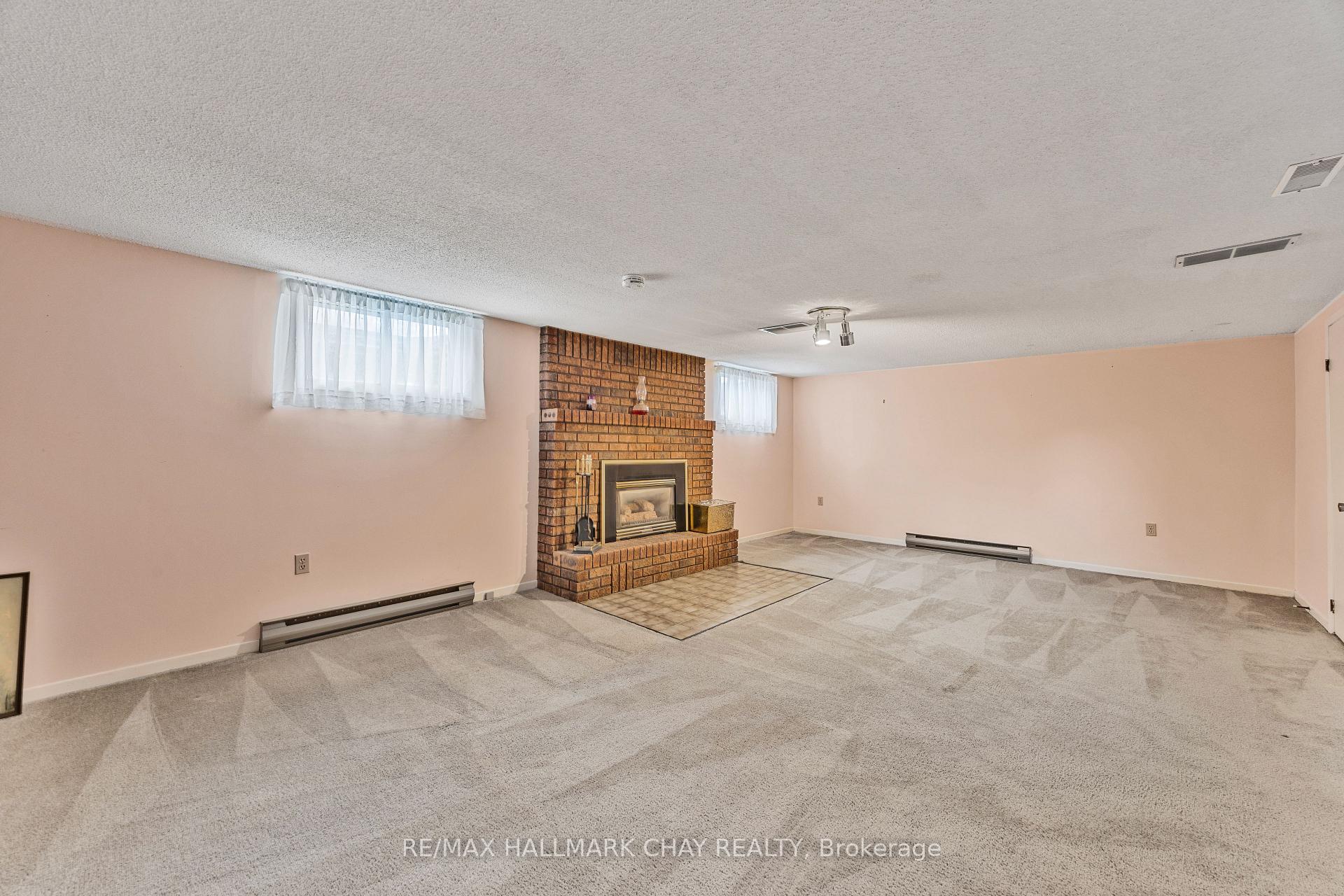 Photo 25 of 40 Sinclair Court, Barrie, Sunnidale — HOMEH
