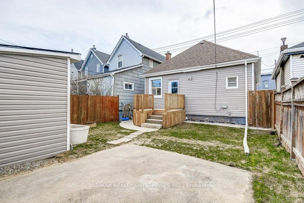 Photo 29 of 1039.5 Cannon Street E, Hamilton, Crown Point — HOMEH