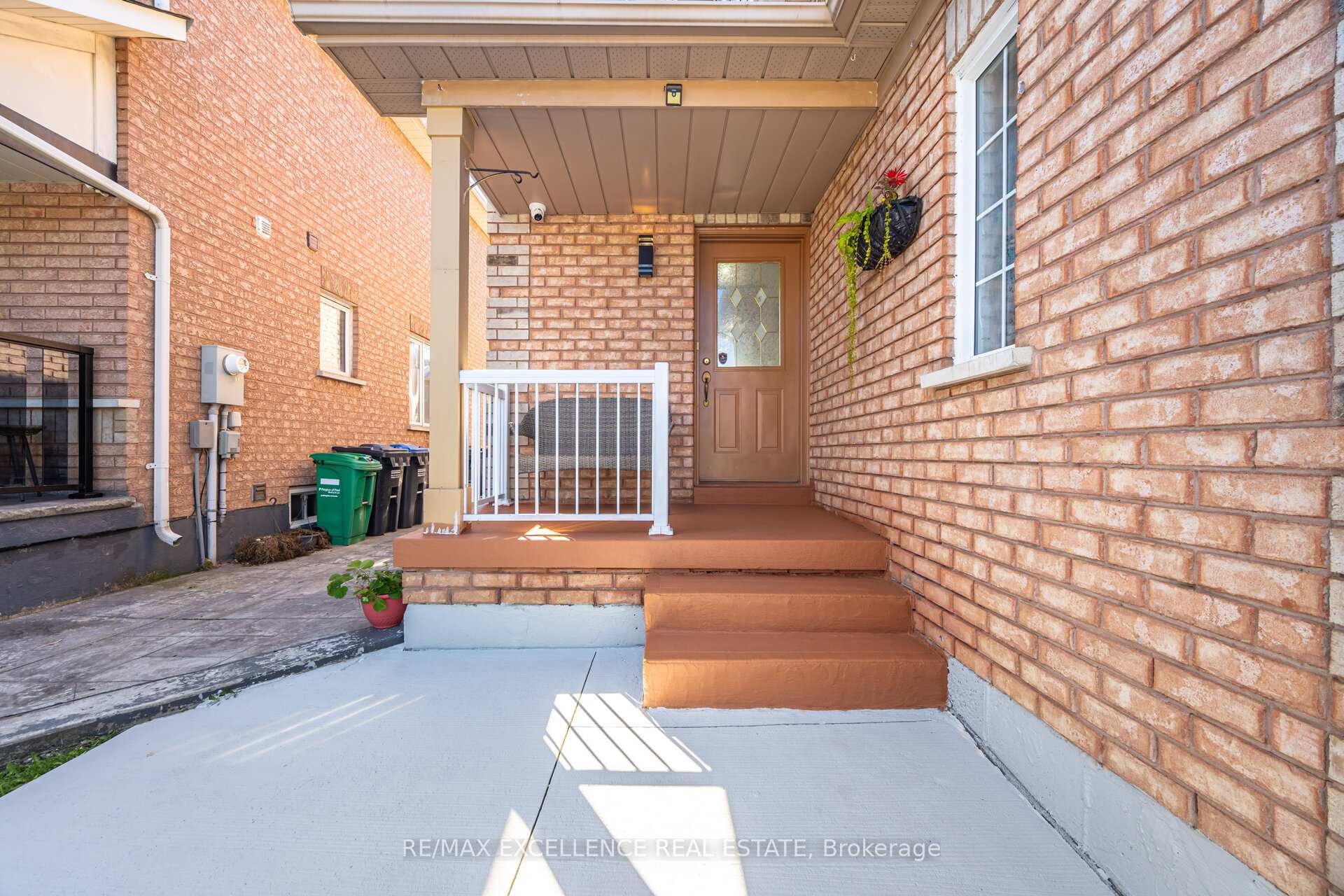 Photo 3 of 36 Coppermill Drive W, Brampton, Northwest Sandalwood Parkway — HOMEH
