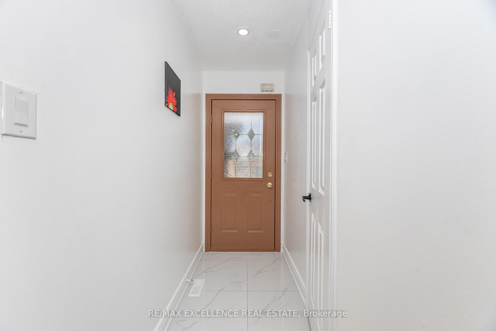 Photo 4 of 36 Coppermill Drive W, Brampton, Northwest Sandalwood Parkway — HOMEH