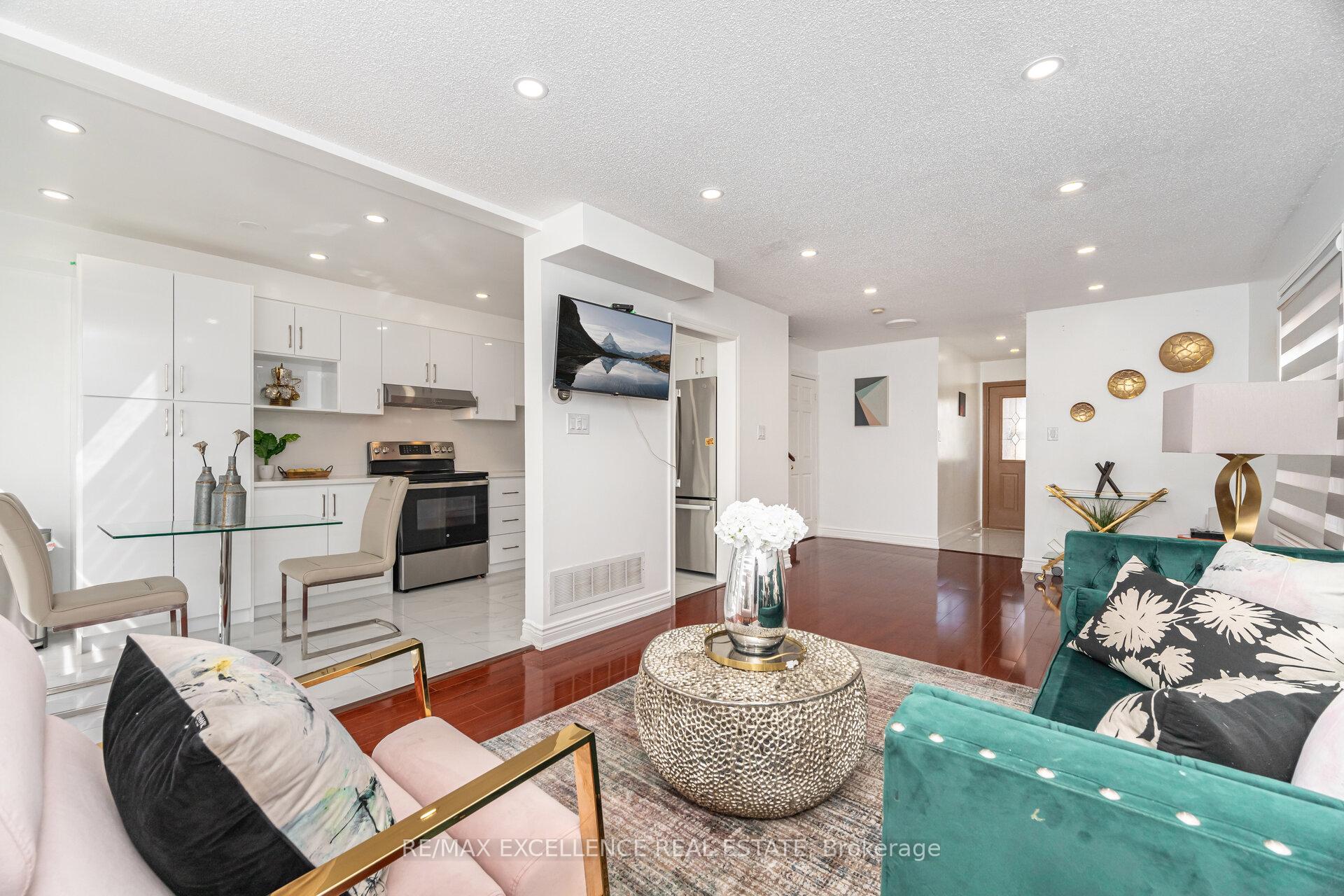 Photo 9 of 36 Coppermill Drive W, Brampton, Northwest Sandalwood Parkway — HOMEH