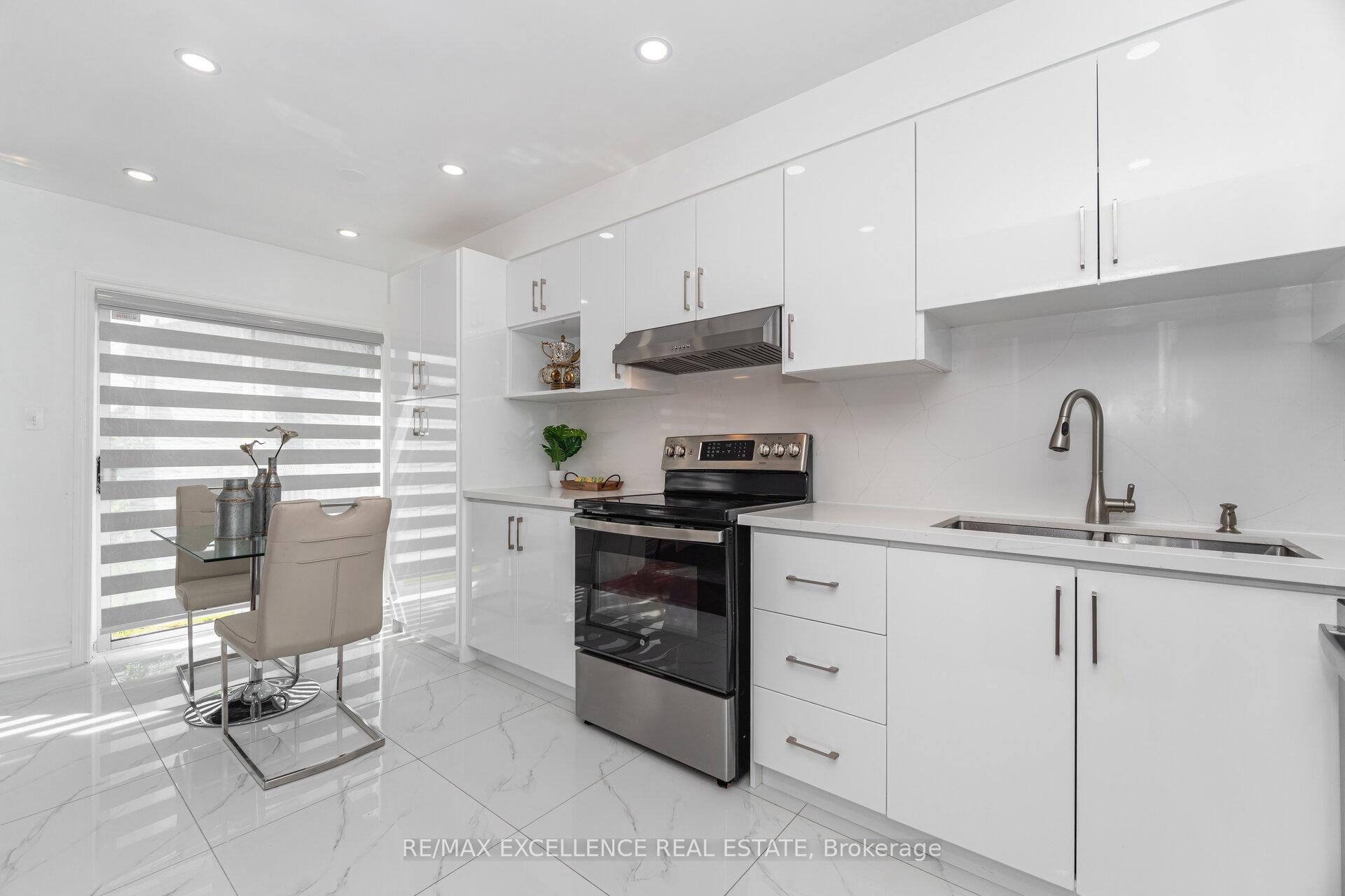Photo 10 of 36 Coppermill Drive W, Brampton, Northwest Sandalwood Parkway — HOMEH
