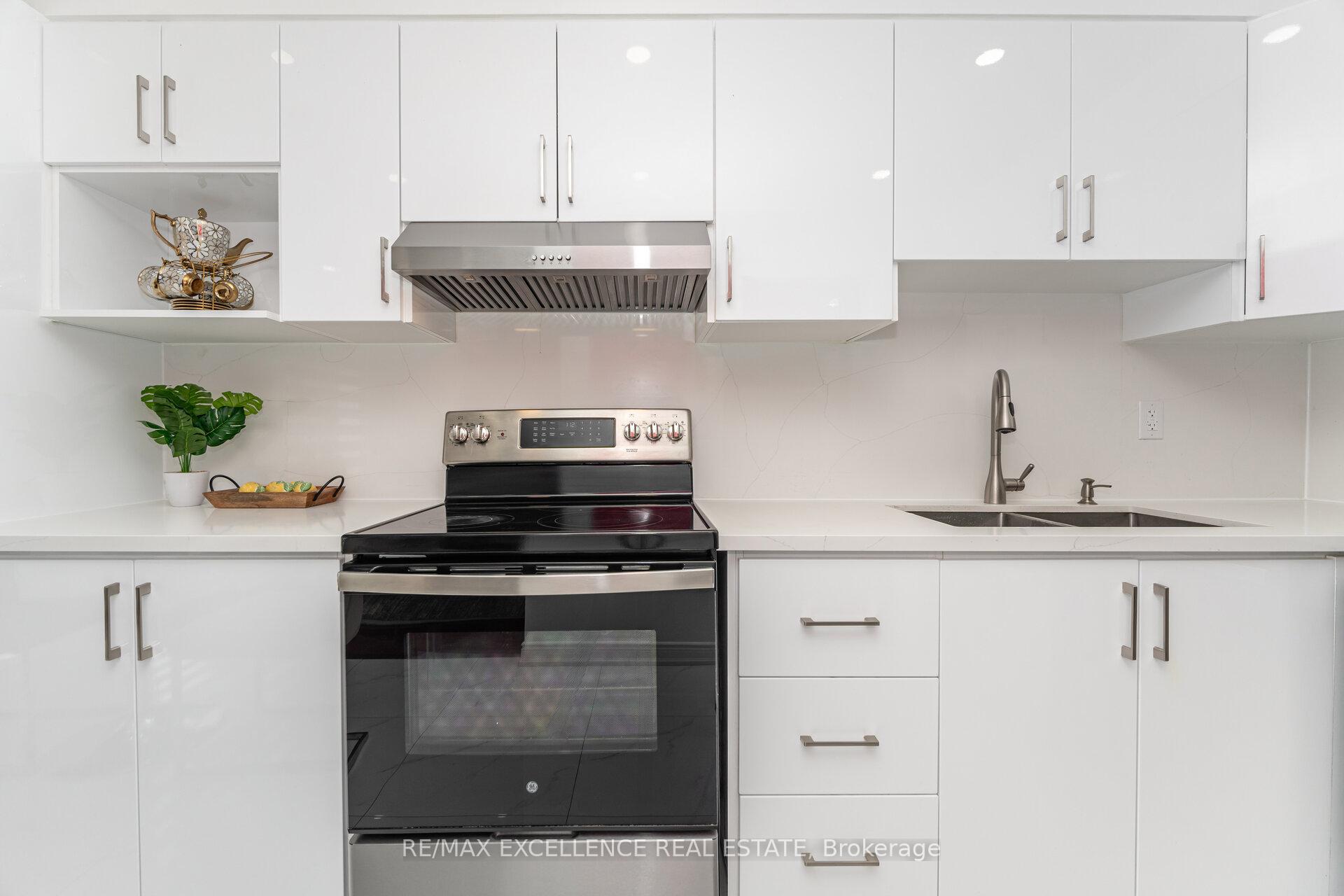 Photo 11 of 36 Coppermill Drive W, Brampton, Northwest Sandalwood Parkway — HOMEH