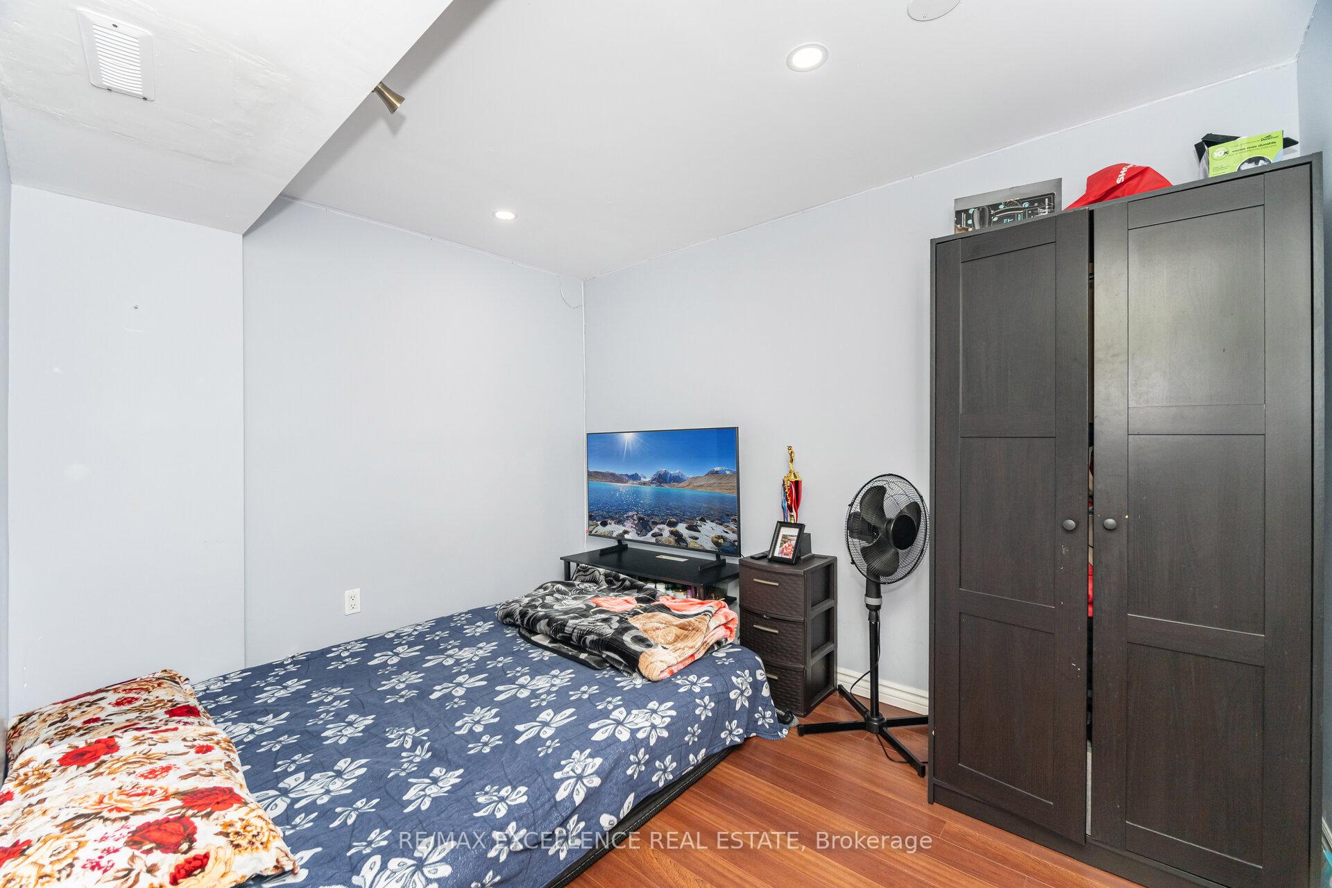 Photo 27 of 36 Coppermill Drive W, Brampton, Northwest Sandalwood Parkway — HOMEH