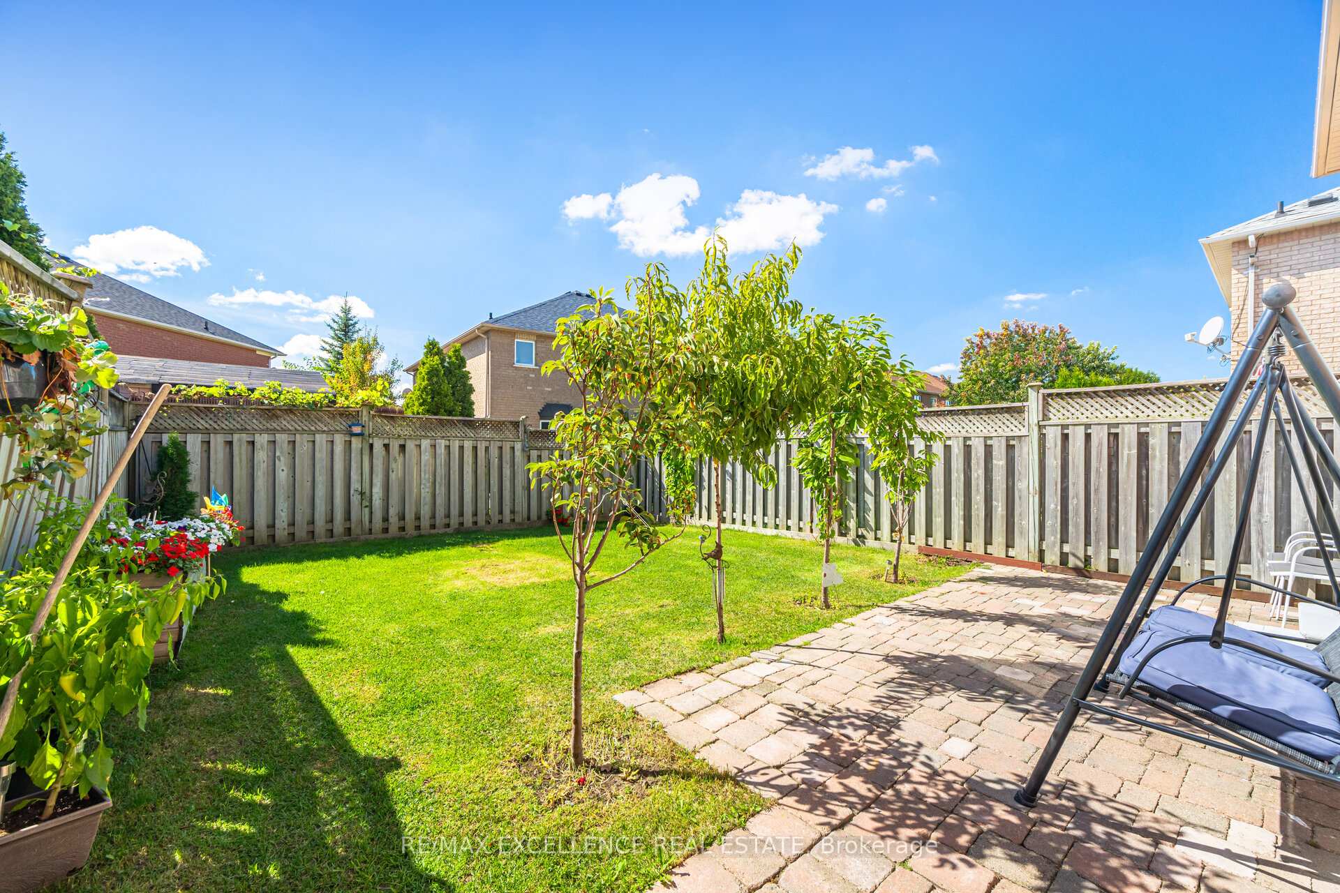 Photo 30 of 36 Coppermill Drive W, Brampton, Northwest Sandalwood Parkway — HOMEH