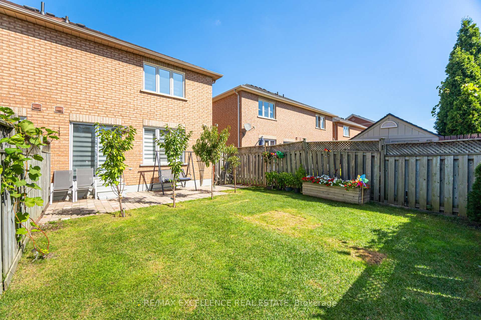 Photo 33 of 36 Coppermill Drive W, Brampton, Northwest Sandalwood Parkway — HOMEH