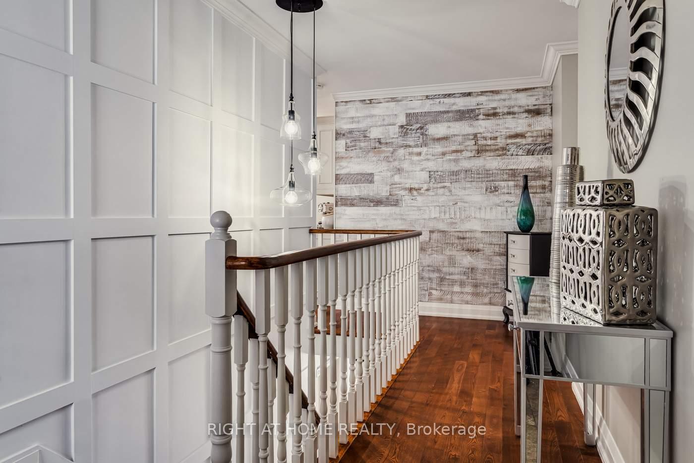 Photo 3 of 15 Horsfield Drive, Barrie, Northwest — HOMEH