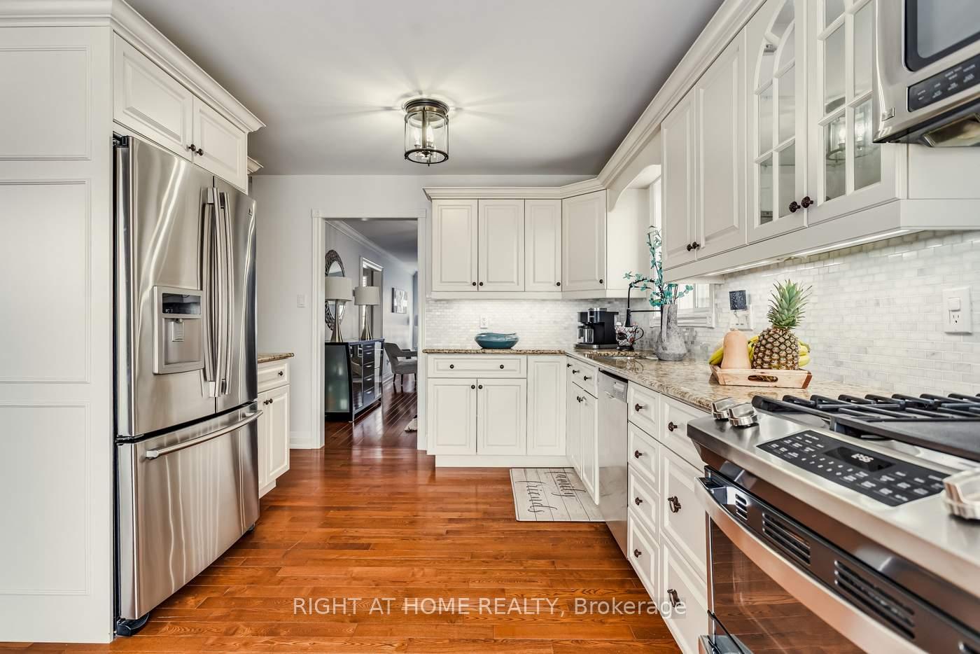 Photo 13 of 15 Horsfield Drive, Barrie, Northwest — HOMEH
