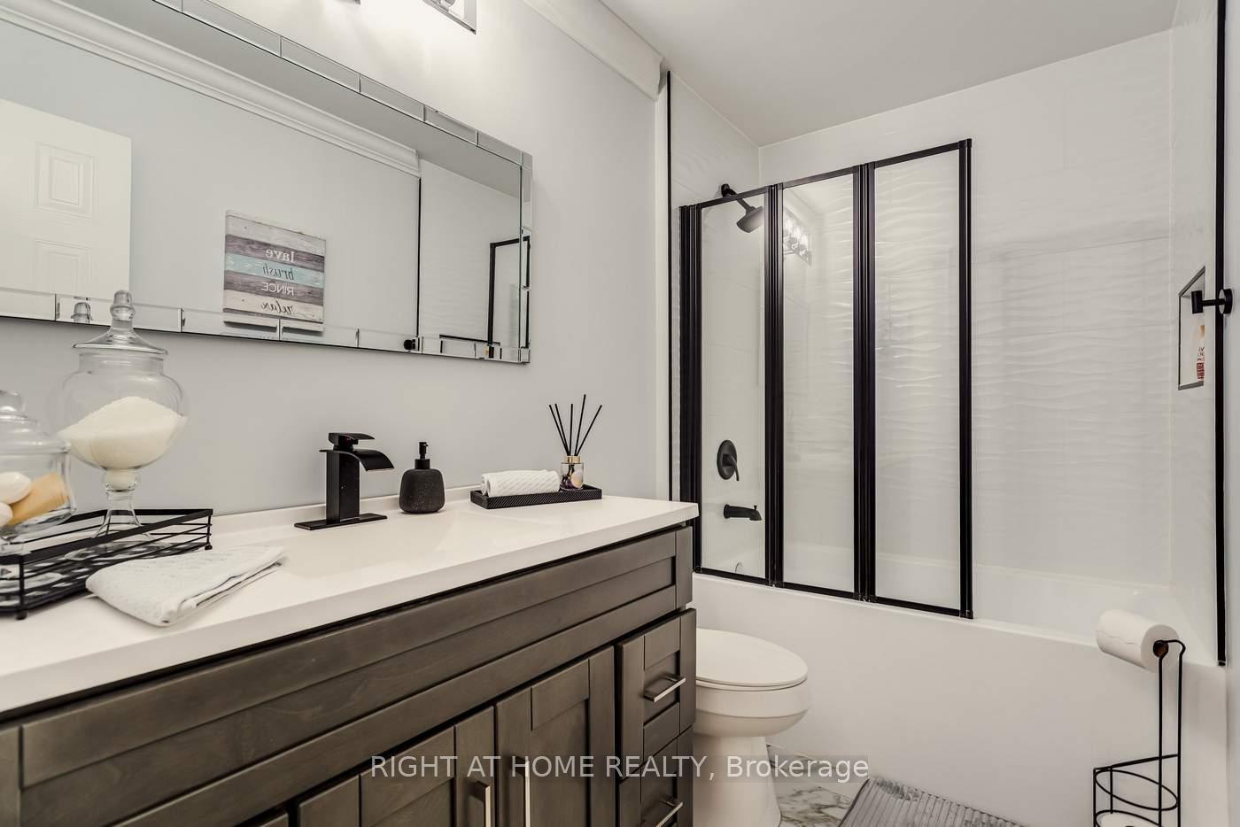 Photo 29 of 15 Horsfield Drive, Barrie, Northwest — HOMEH