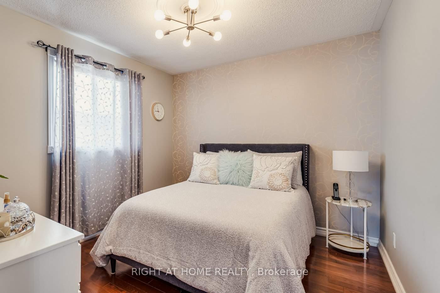 Photo 30 of 15 Horsfield Drive, Barrie, Northwest — HOMEH