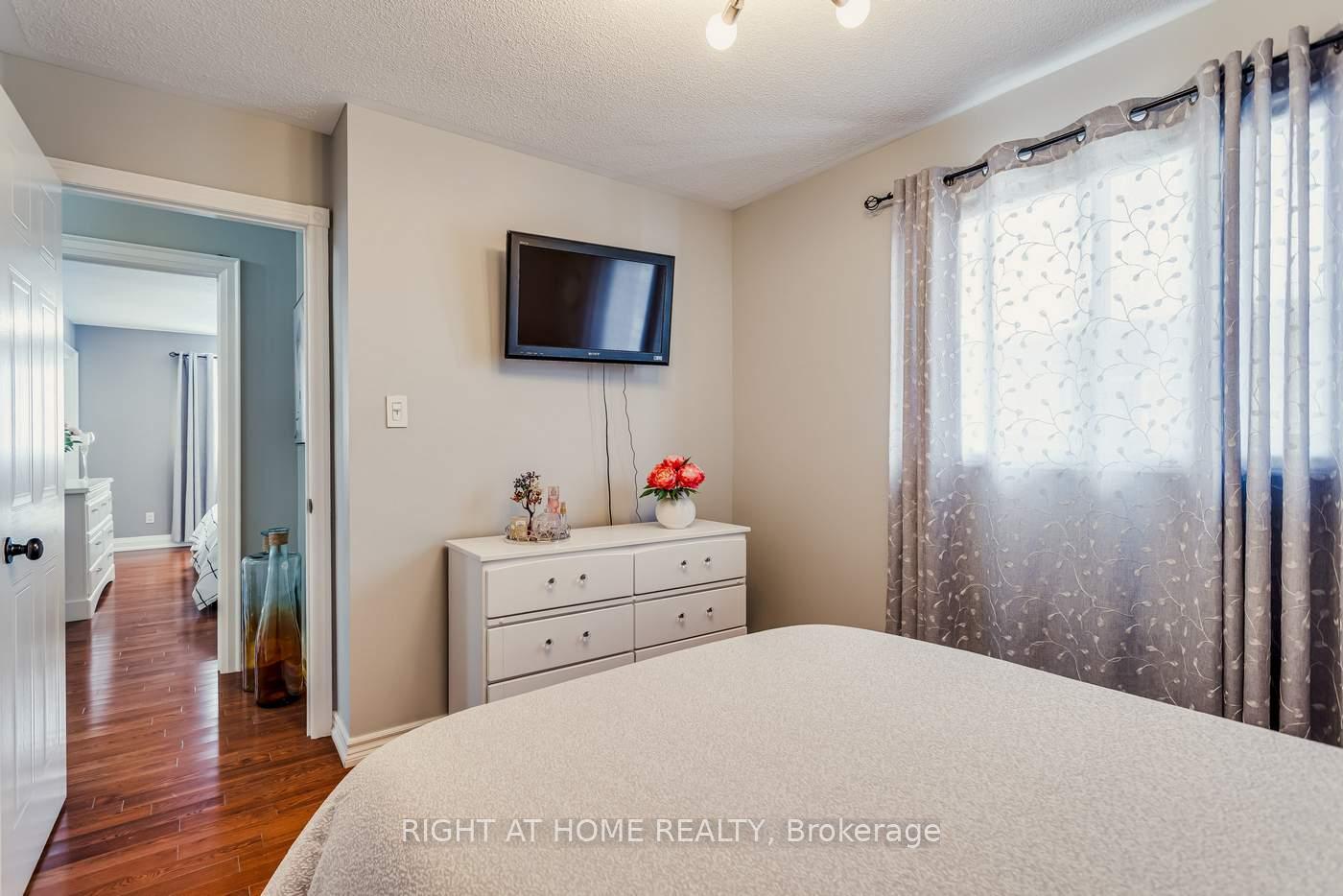 Photo 31 of 15 Horsfield Drive, Barrie, Northwest — HOMEH