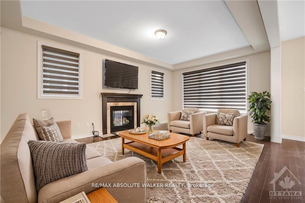 Photo 4 of 626 Dundonald Drive, Ottawa, Barrhaven - Half Moon Bay — HOMEH