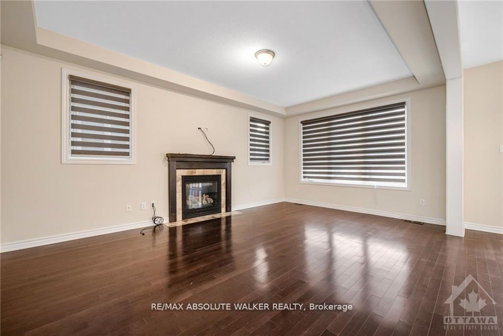 Photo 5 of 626 Dundonald Drive, Ottawa, Barrhaven - Half Moon Bay — HOMEH