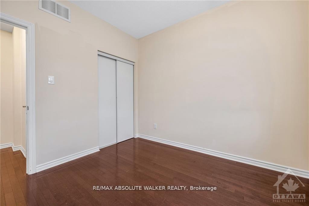 Photo 19 of 626 Dundonald Drive, Ottawa, Barrhaven - Half Moon Bay — HOMEH