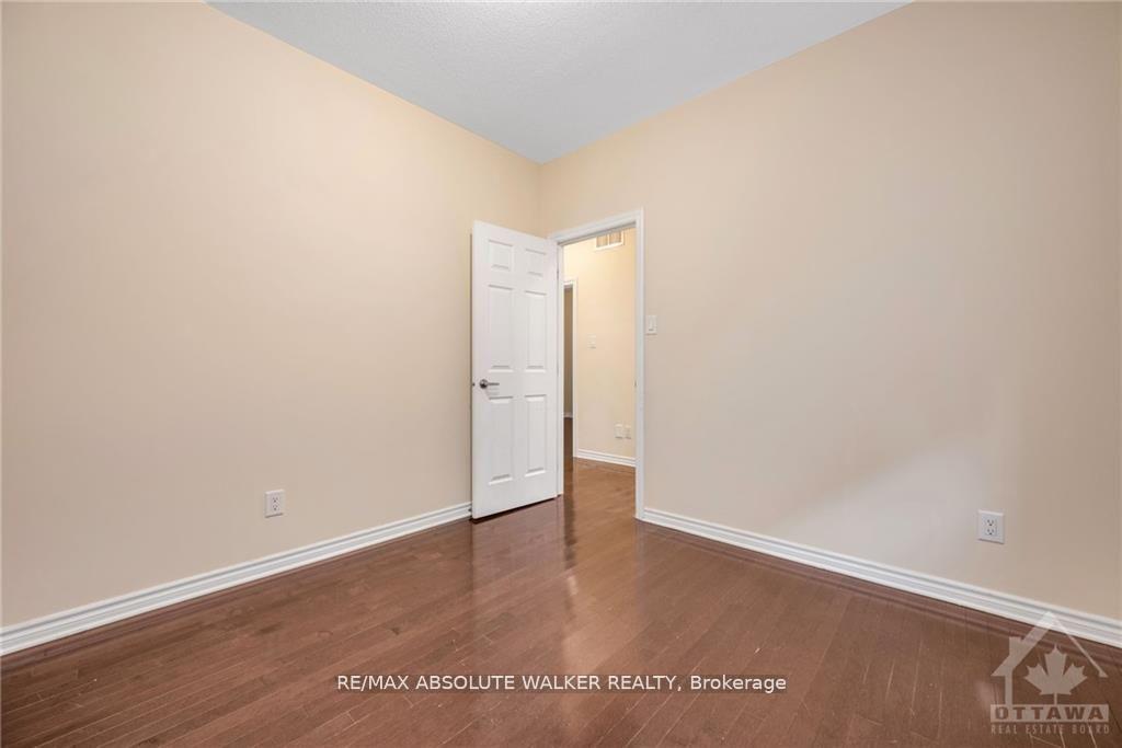 Photo 22 of 626 Dundonald Drive, Ottawa, Barrhaven - Half Moon Bay — HOMEH