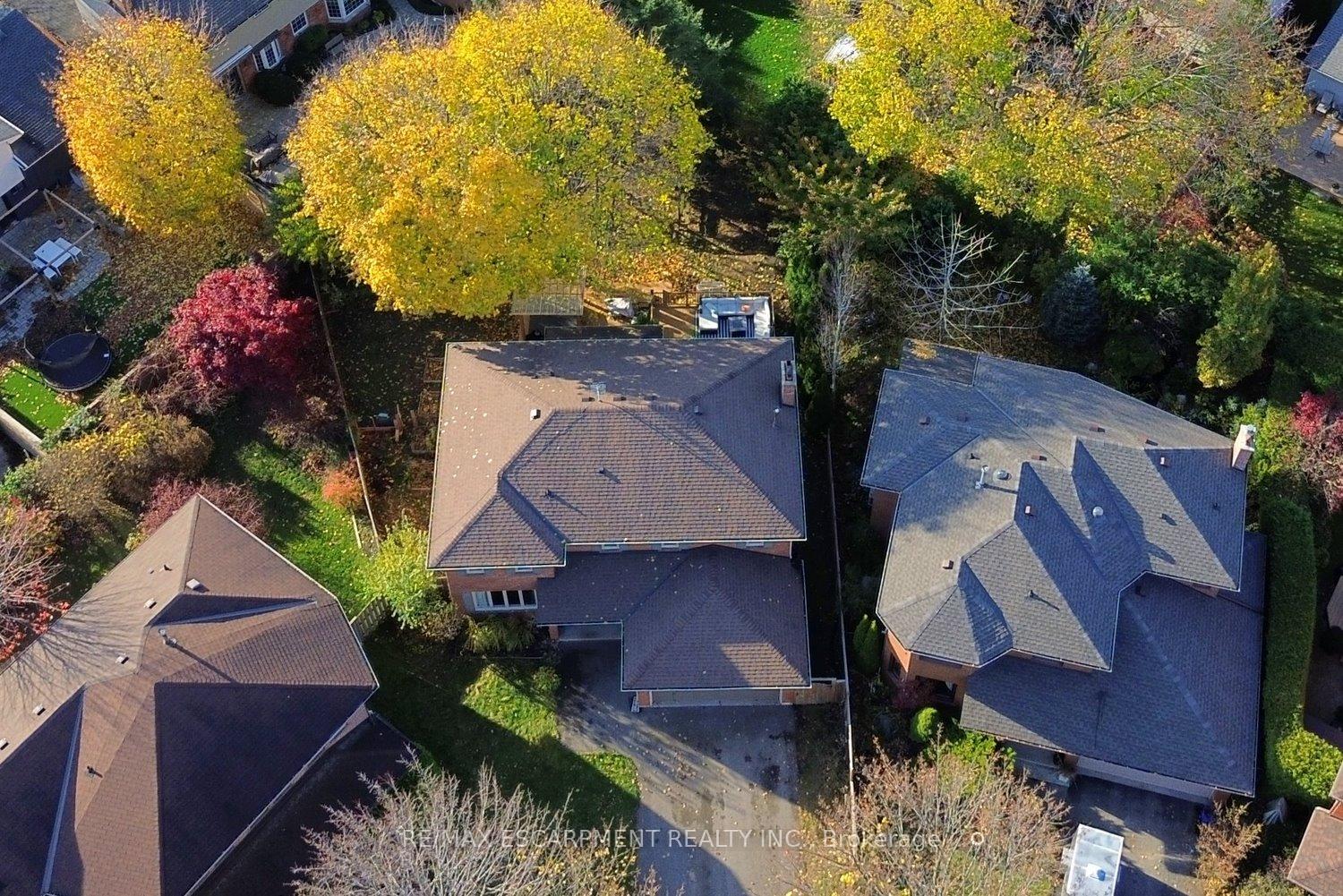 Photo 2 of 570 Harmony Avenue, Burlington, Roseland — HOMEH