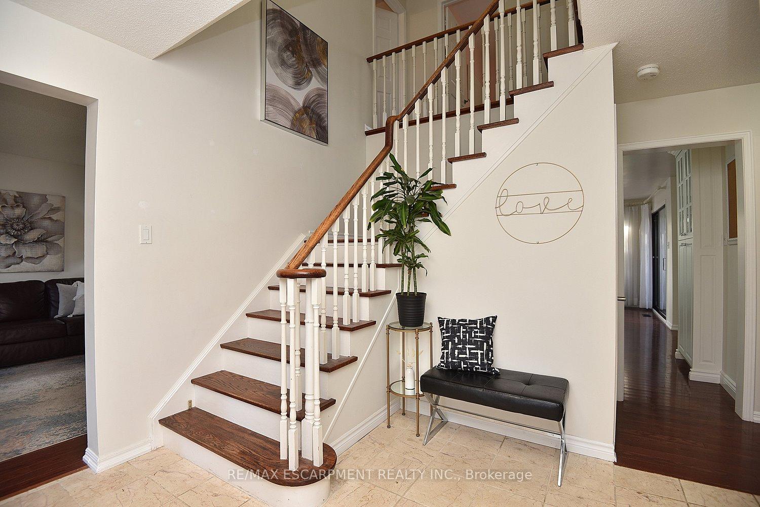 Photo 4 of 570 Harmony Avenue, Burlington, Roseland — HOMEH