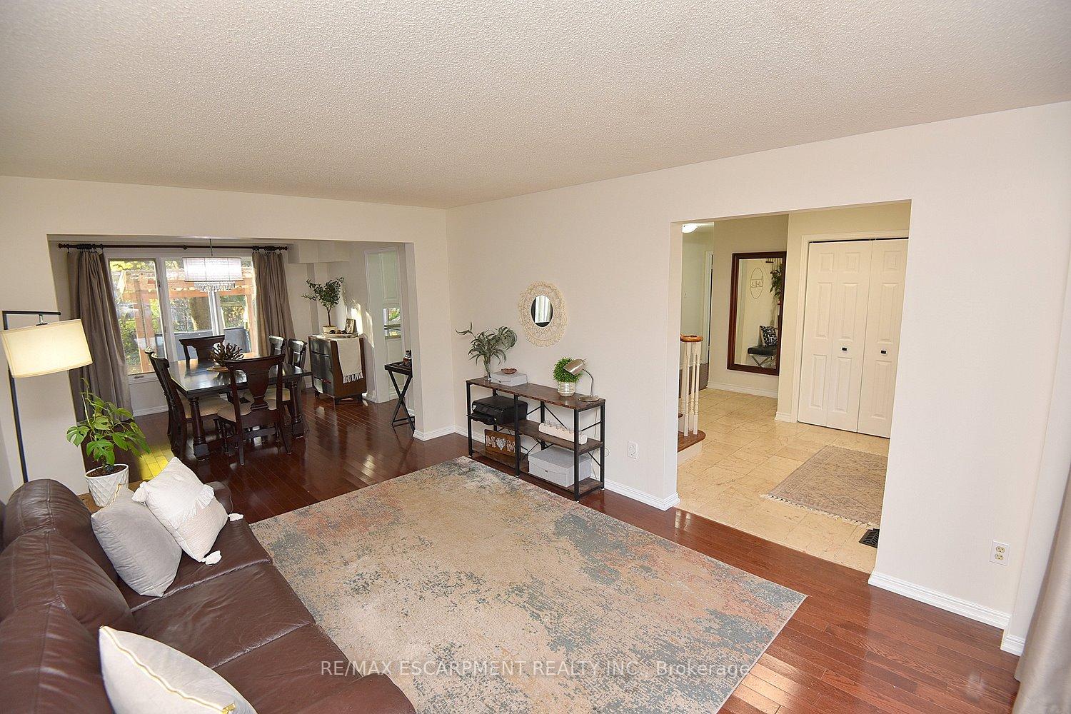 Photo 7 of 570 Harmony Avenue, Burlington, Roseland — HOMEH
